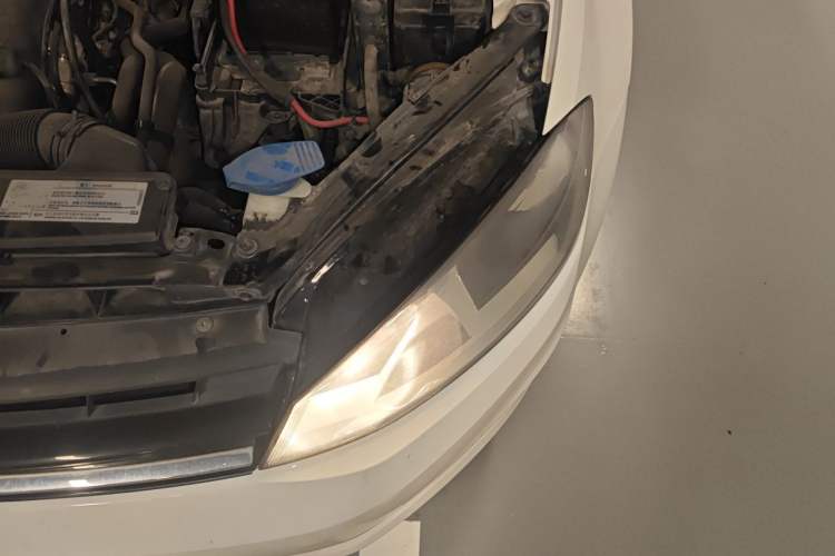 Used Volkswagen Golf 2015 1.4TSI Automatic Comfort Model Engine Bay Left