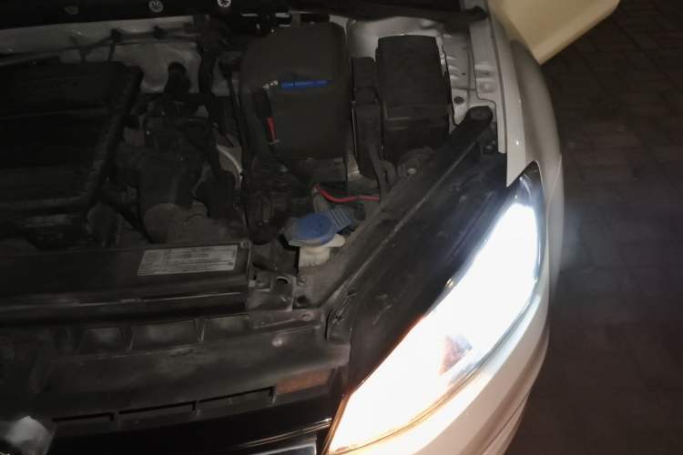 Used Volkswagen Golf 2015 1.6L Automatic Comfort Model Engine Bay Left