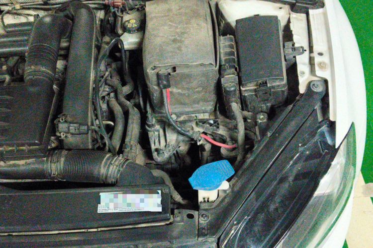 Used Volkswagen Golf 2015 1.4TSI Automatic Flagship Model Engine Bay Left