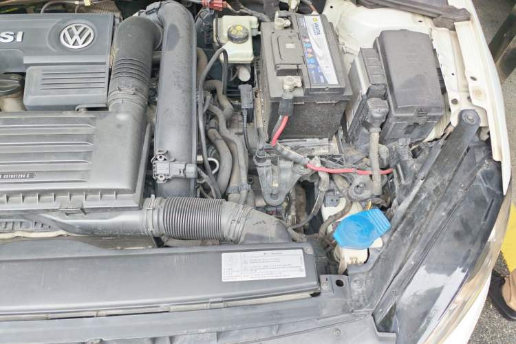 Used Volkswagen Golf 2015 1.4TSI Automatic Comfort Model Engine Bay Left