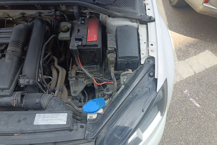 Used Volkswagen Golf 2015 1.4TSI Automatic Comfort Model Engine Bay Left
