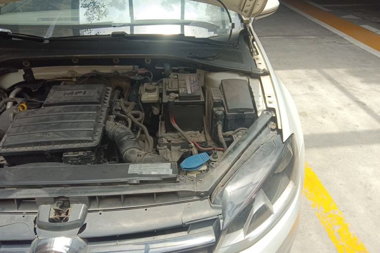 Used Volkswagen Golf 2015 1.6L Manual Fashion Edition Engine Bay Left