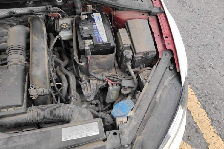 Used Volkswagen Golf 2015 1.4TSI Automatic Comfort Model Engine Bay Left