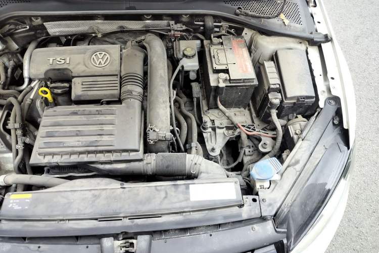 Used Volkswagen Golf 2015 1.4TSI Automatic Comfort Model Engine Bay Left