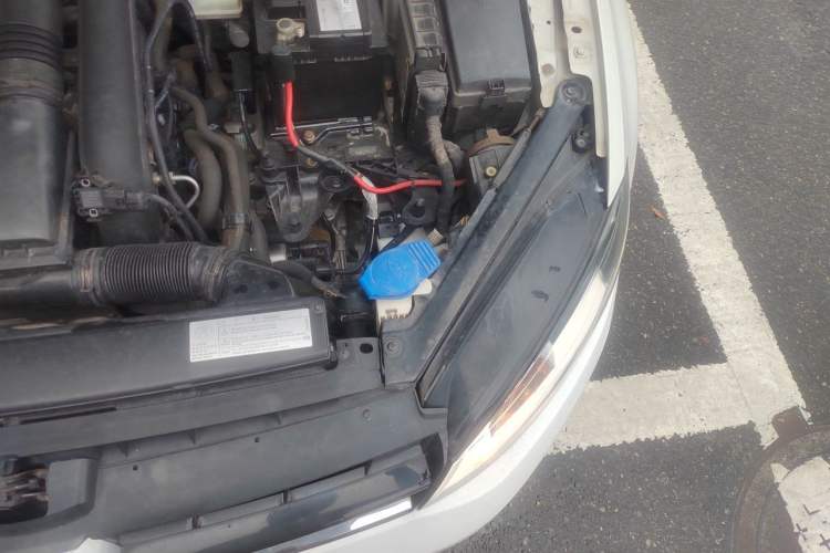 Used Volkswagen Golf 2015 1.4TSI Automatic Comfort Model Engine Bay Left