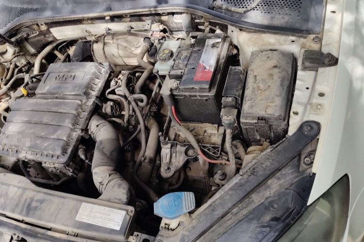 Used Volkswagen Golf 2015 1.6L Automatic Comfort Model Engine Bay Left