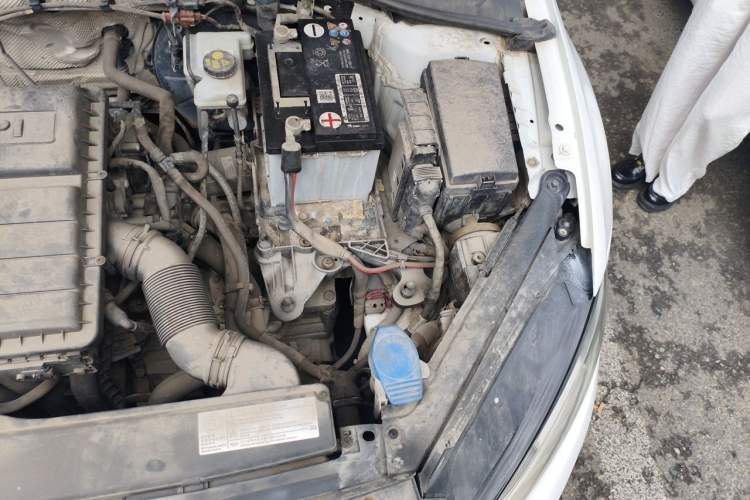 Used Volkswagen Golf 2015 1.6L Automatic Comfort Model Engine Bay Left