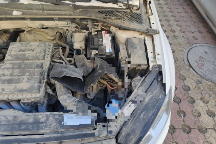 Used Volkswagen Golf 2015 1.6L Automatic Comfort Model Engine Bay Left