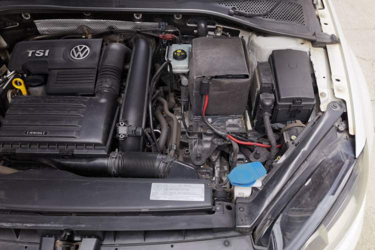 Used Volkswagen Golf 2015 1.4TSI Automatic Comfort Model Engine Bay Left