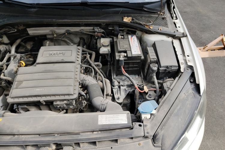 Used Volkswagen Golf 2015 1.6L Automatic Comfort Model Engine Bay Left