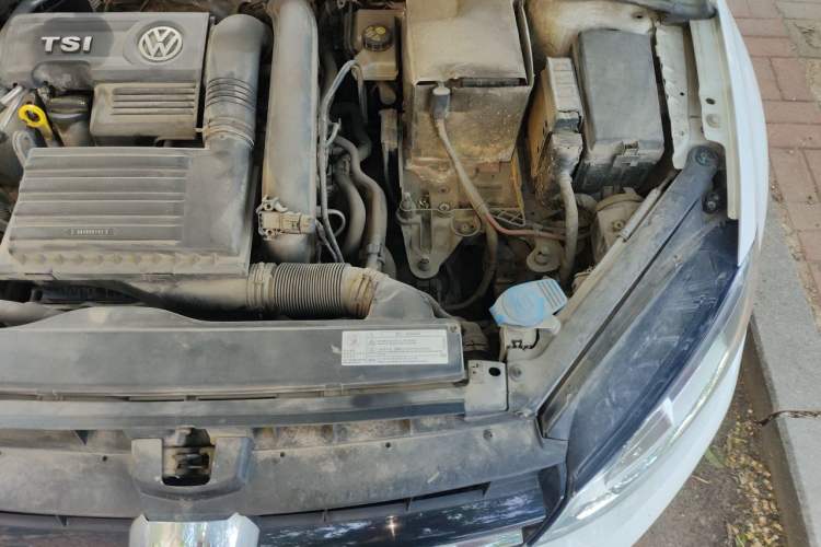 Used Volkswagen Golf 2015 1.4TSI Automatic Comfort Model Engine Bay Left