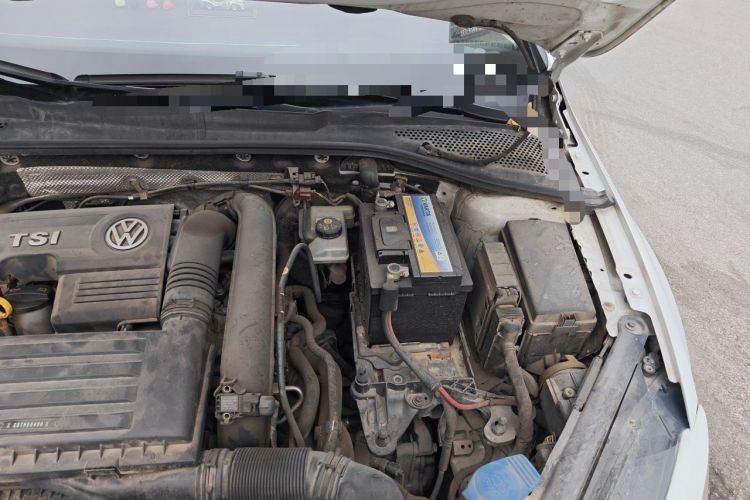 Used Volkswagen Golf 2015 1.4TSI Manual Comfort Model Engine Bay Left