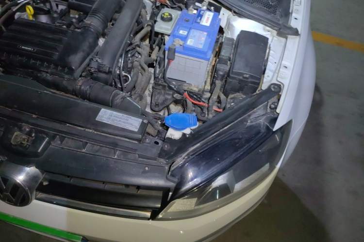 Used Volkswagen Golf 2015 1.4TSI Automatic Comfort Model Engine Bay Left