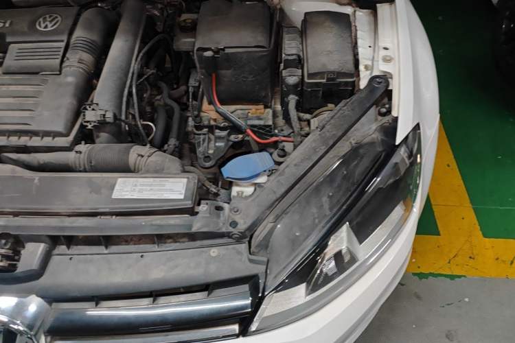 Used Volkswagen Golf 2015 1.4TSI Automatic Comfort Model Engine Bay Left