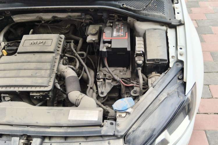 Used Volkswagen Golf 2015 1.6L Automatic Comfort Model Engine Bay Left
