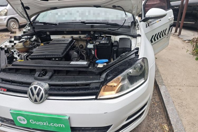 Used Volkswagen Golf 2015 1.6L Manual Fashion Edition Engine Bay Left