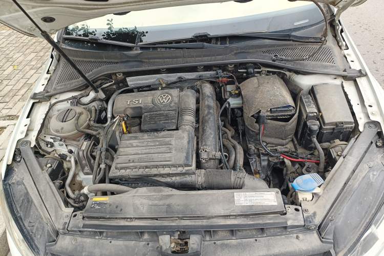 Used Volkswagen Golf 2015 1.4TSI Automatic Comfort Model Engine Bay