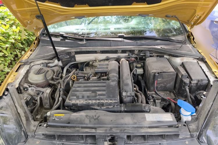 Used Volkswagen Golf 2015 1.4TSI Automatic Luxury Model Engine Bay