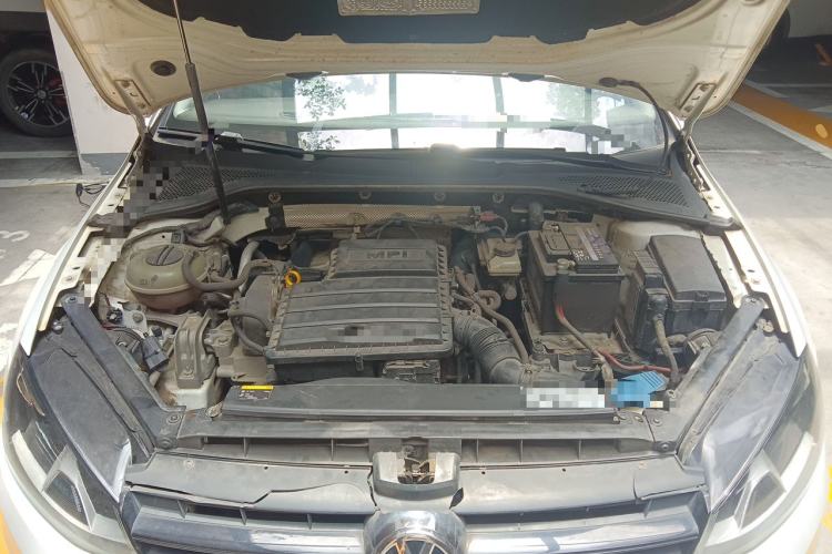 Used Volkswagen Golf 2015 1.6L Manual Fashion Edition Engine Bay