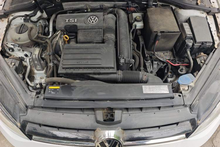 Used Volkswagen Golf 2015 1.4TSI Automatic Luxury Model Engine Bay