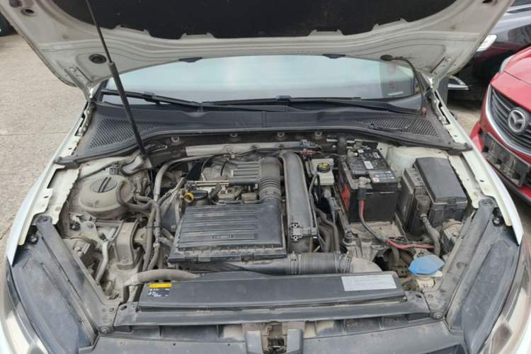 Used Volkswagen Golf 2015 1.4TSI Automatic Comfort Model Engine Bay