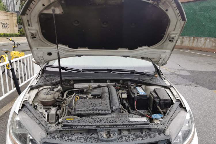 Used Volkswagen Golf 2015 1.4TSI Automatic Comfort Model Engine Bay