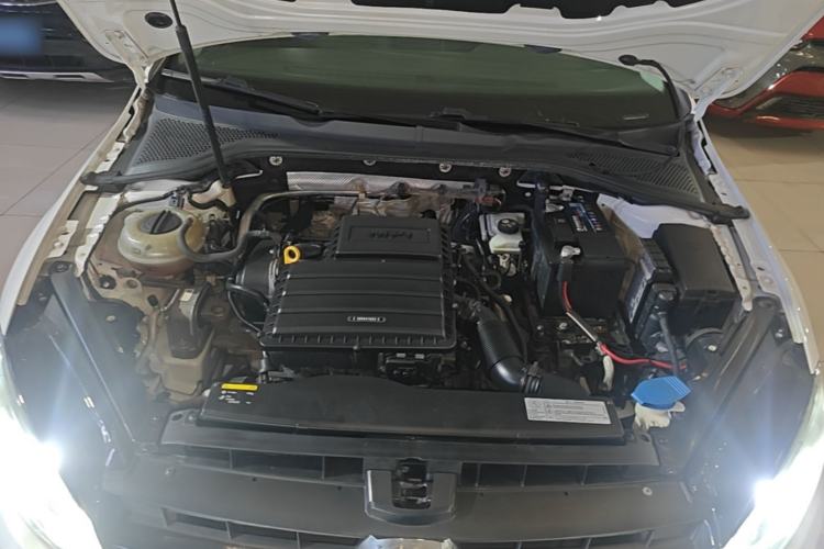 Used Volkswagen Golf 2015 1.6L Automatic Comfort Model Engine Bay