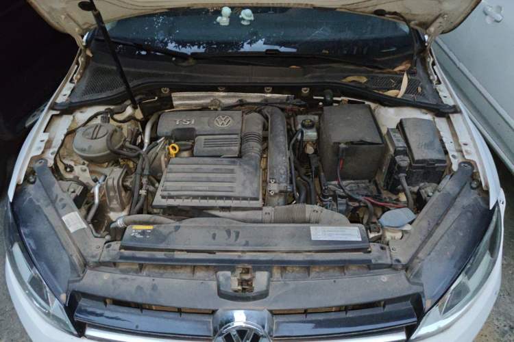 Used Volkswagen Golf 2015 1.4TSI Automatic Luxury Model Engine Bay