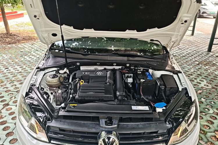 Used Volkswagen Golf 2015 1.4TSI Automatic Comfort Model Engine Bay