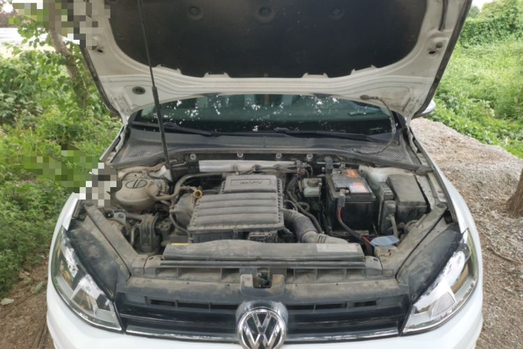 Used Volkswagen Golf 2015 1.6L Automatic Fashion Model Engine Bay