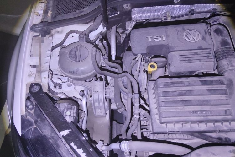 Used Volkswagen Golf 2015 1.4TSI Automatic Comfort Model Engine Bay Right