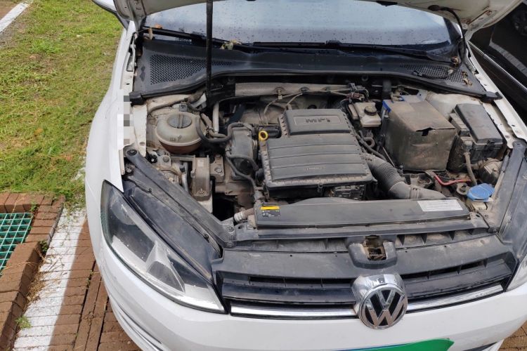 Used Volkswagen Golf 2015 1.6L Automatic Comfort Model Engine Bay Right