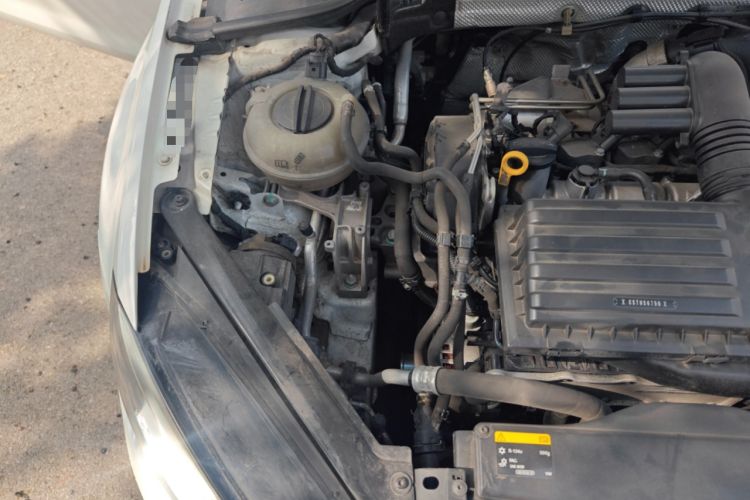 Used Volkswagen Golf 2015 1.4TSI Automatic Comfort Model Engine Bay Right