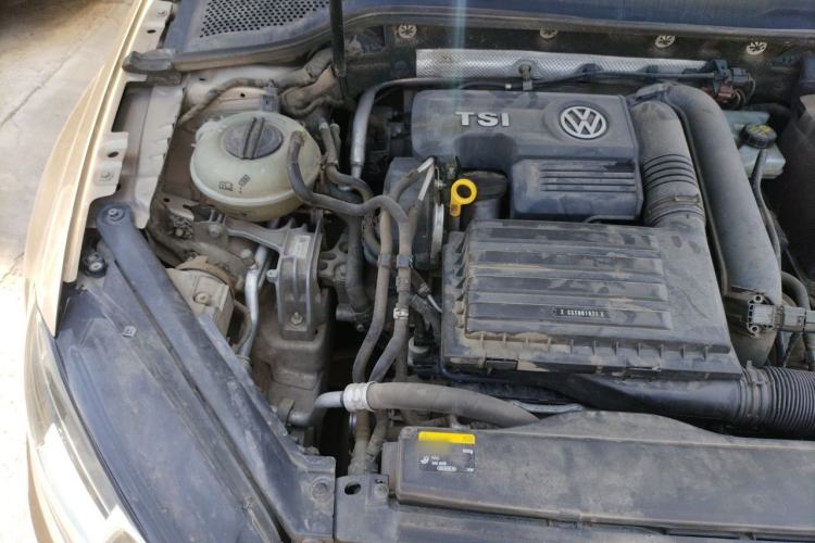 Used Volkswagen Golf 2015 1.4TSI Automatic Luxury Model Engine Bay Right