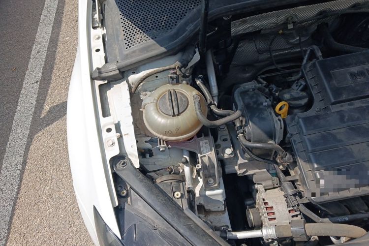 Used Volkswagen Golf 2015 1.6L Automatic Comfort Model Engine Bay Right
