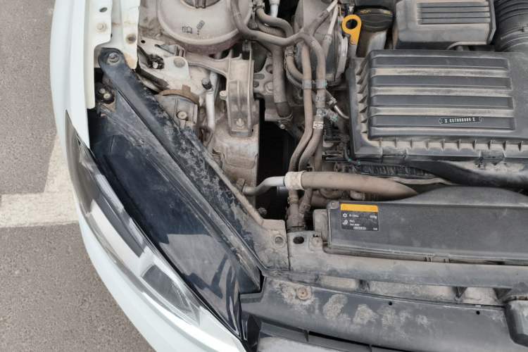 Used Volkswagen Golf 2015 1.4TSI Automatic Comfort Model Engine Bay Right
