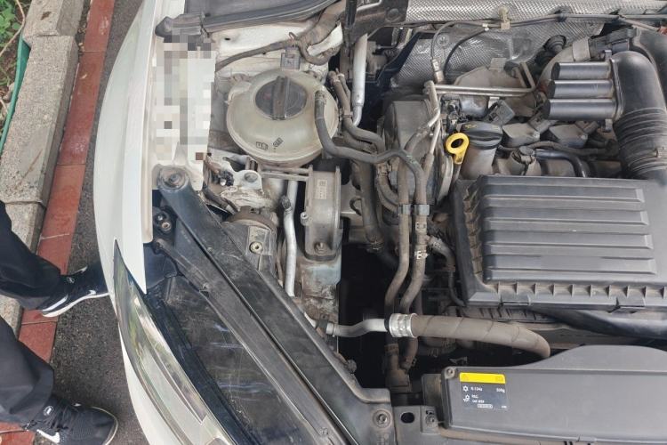 Used Volkswagen Golf 2015 1.4TSI Automatic Comfort Model Engine Bay Right