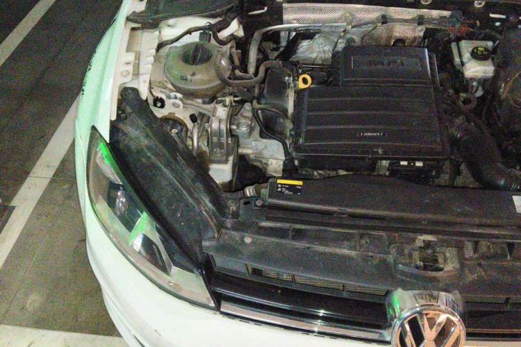 Used Volkswagen Golf 2015 1.6L Automatic Comfort Model Engine Bay Right