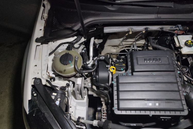 Used Volkswagen Golf 2015 1.6L Automatic Comfort Model Engine Bay Right