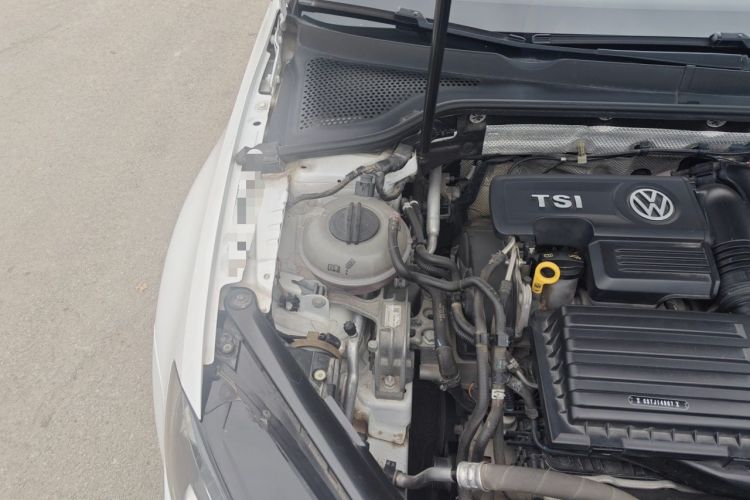 Used Volkswagen Golf 2015 1.4TSI Automatic Luxury Model Engine Bay Right