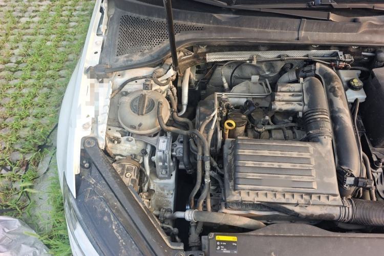 Used Volkswagen Golf 2015 1.4TSI Automatic Luxury Model Engine Bay Right