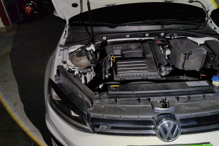 Used Volkswagen Golf 2015 1.4TSI Automatic R-Line Engine Bay Right