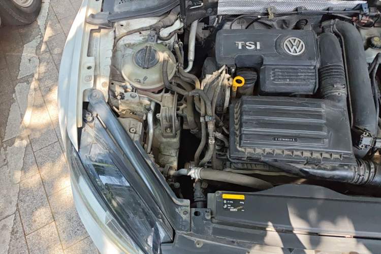 Used Volkswagen Golf 2015 1.4TSI Automatic Comfort Model Engine Bay Right