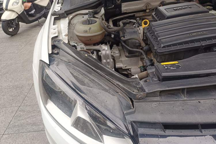 Used Volkswagen Golf 2015 1.6L Automatic Comfort Model Engine Bay Right