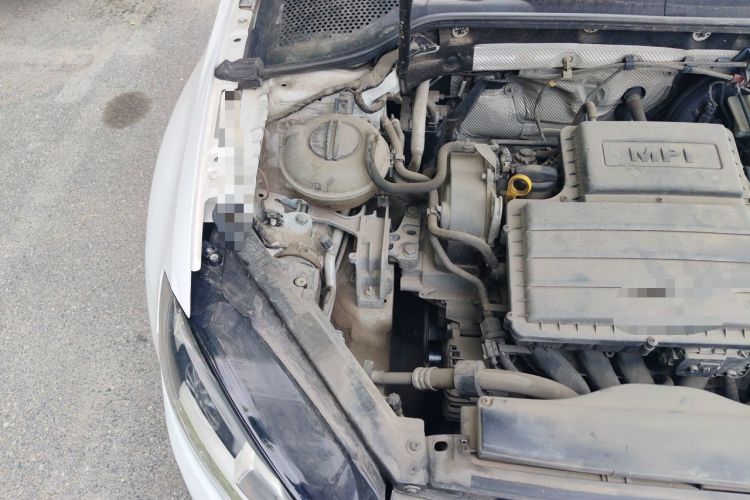 Used Volkswagen Golf 2015 1.6L Automatic Comfort Model Engine Bay Right