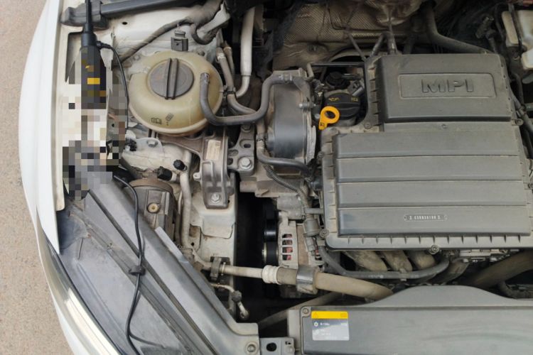 Used Volkswagen Golf 2015 1.6L Automatic Fashion Model Engine Bay Right