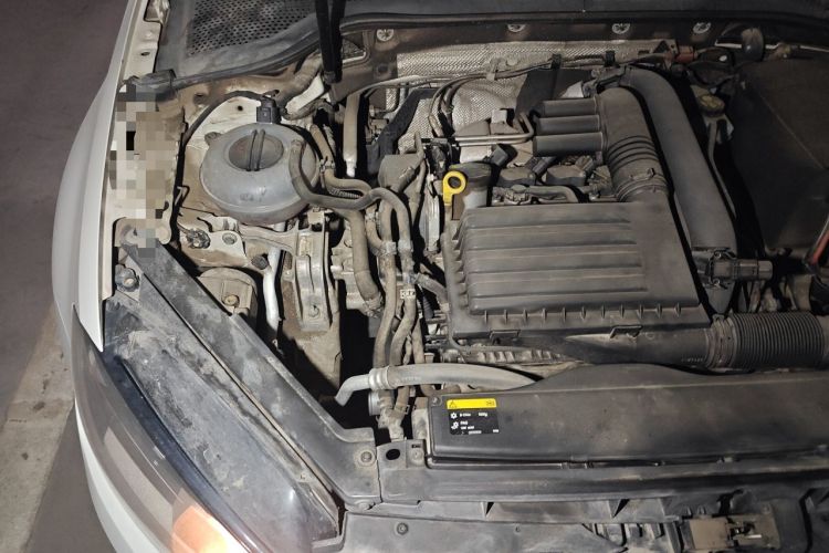 Used Volkswagen Golf 2015 1.4TSI Comfort Travel Edition Engine Bay Right