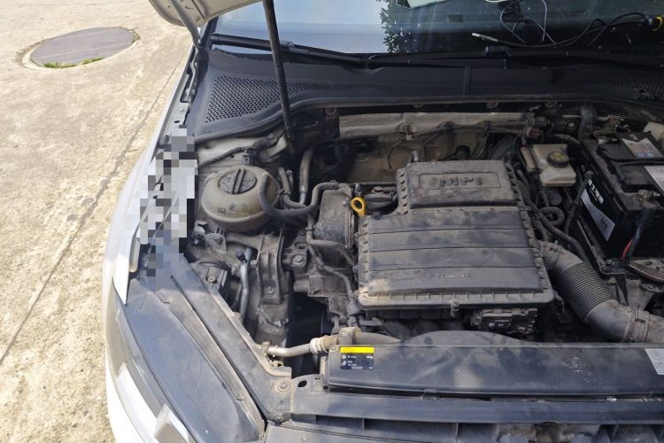 Used Volkswagen Golf 2015 1.6L Automatic Fashion Model Engine Bay Right