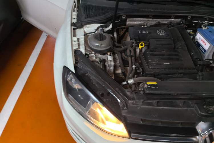 Used Volkswagen Golf 2015 1.4TSI Automatic Comfort Model Engine Bay Right