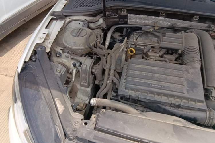 Used Volkswagen Golf 2015 1.4TSI Automatic Comfort Model Engine Bay Right